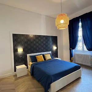 isola-suites.it-lombardy.com/